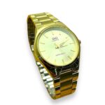 Reloj Q&Q para hombre dorado con guias en el tablero